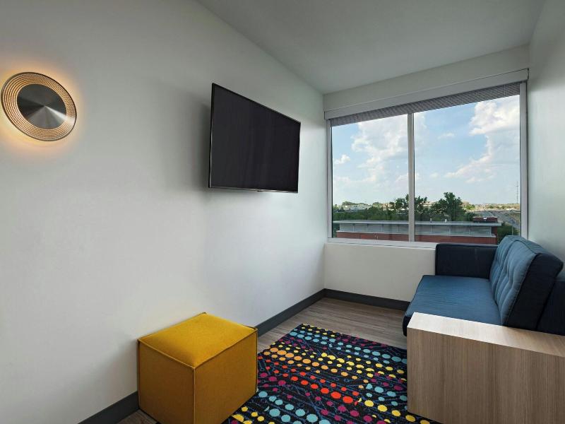Aloft Omaha West image