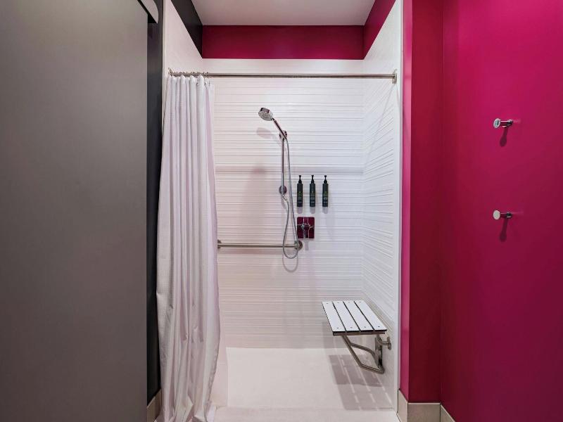 Aloft Omaha West image