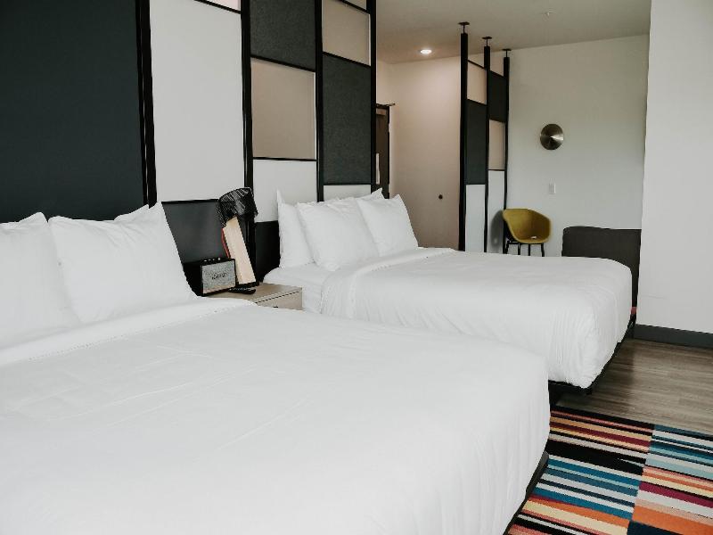 Aloft Omaha West image