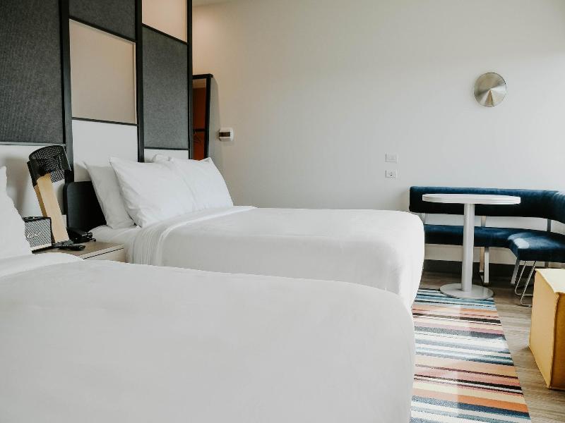 Aloft Omaha West image