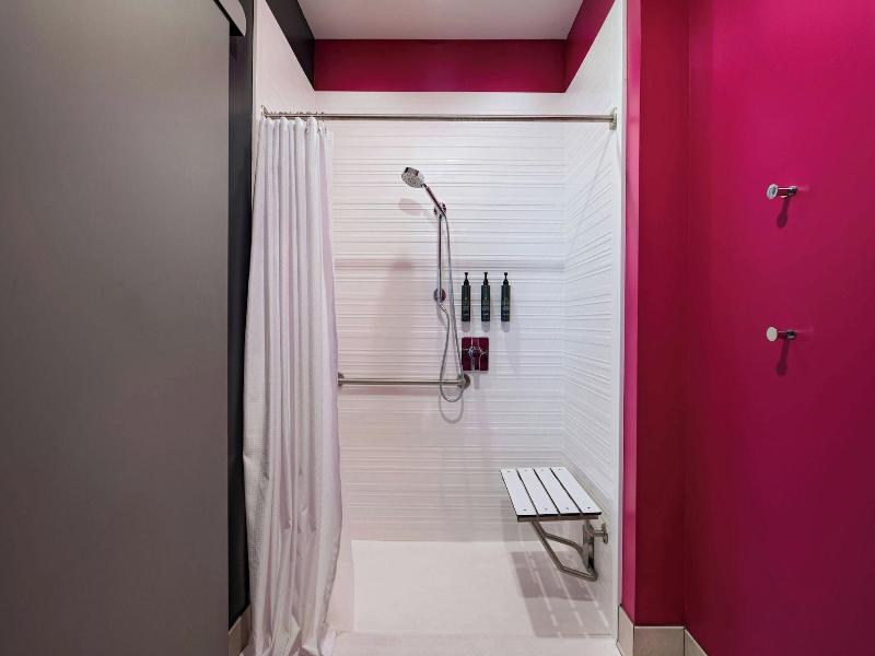 Aloft Omaha West image