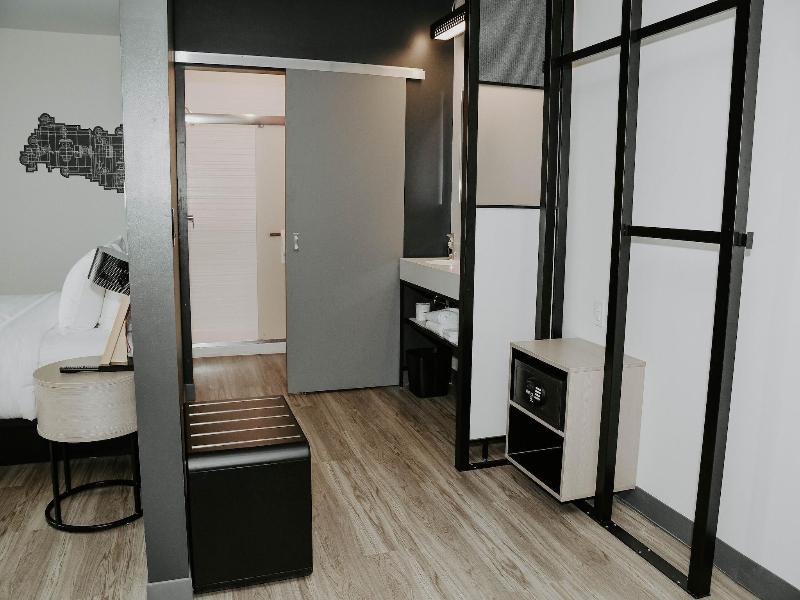 Aloft Omaha West image