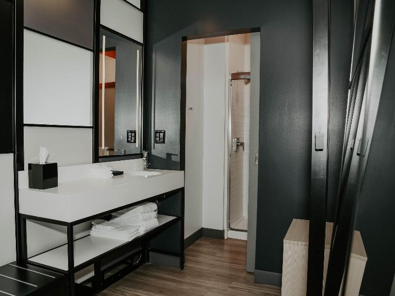 Aloft Omaha West image