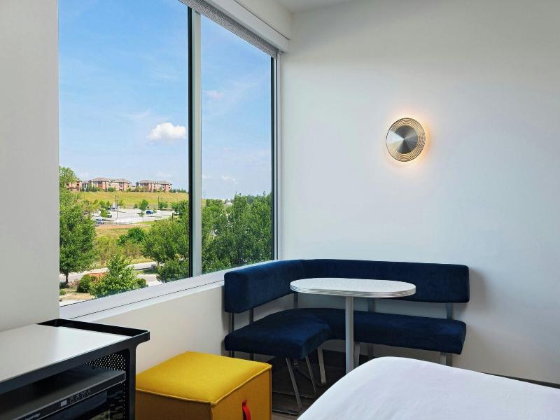 Aloft Omaha West image