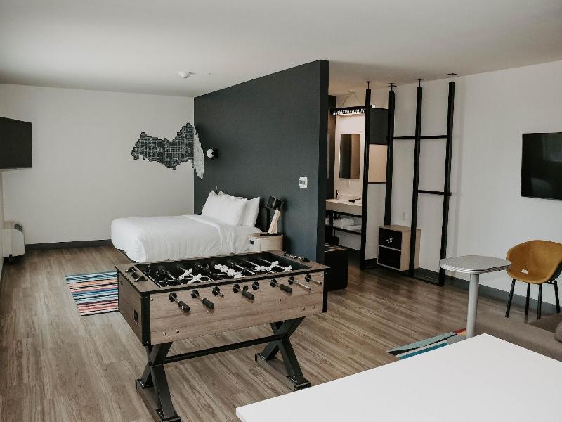 Aloft Omaha West image