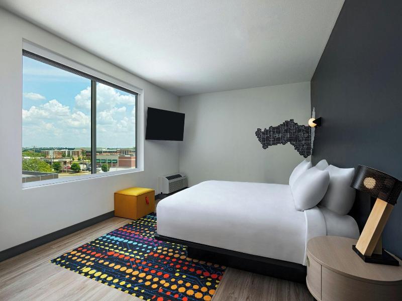 Aloft Omaha West image