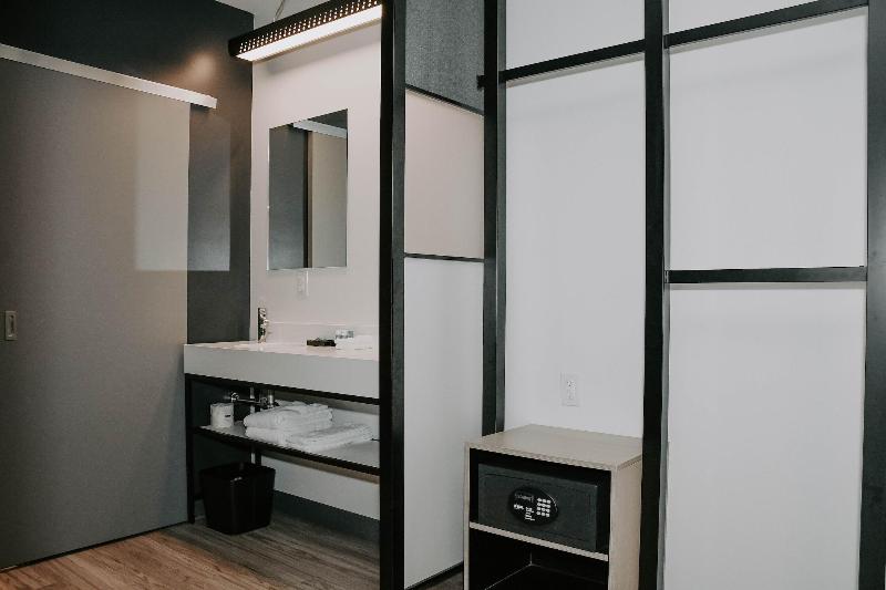 Aloft Omaha West image
