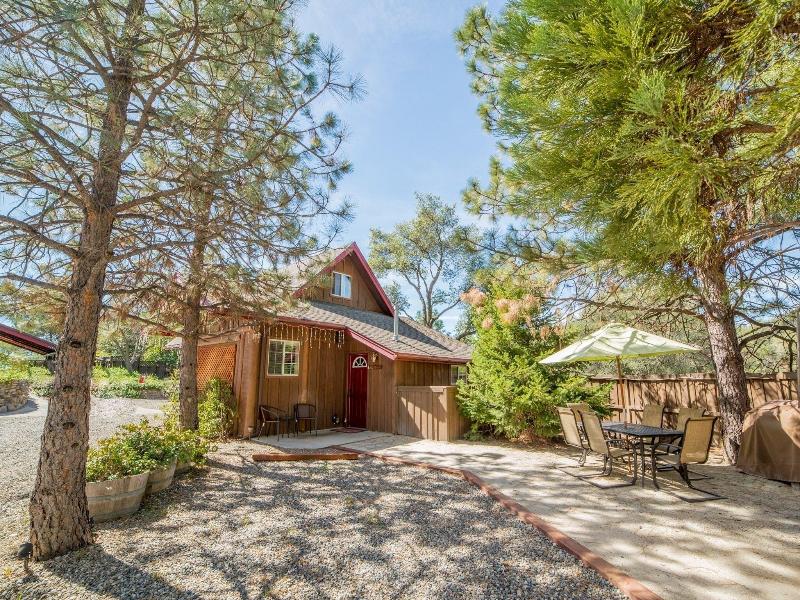 Nature'S Inn Bed And Breakfast image