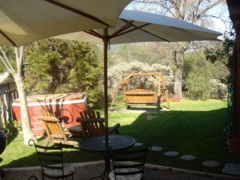 Nature'S Inn Bed And Breakfast image