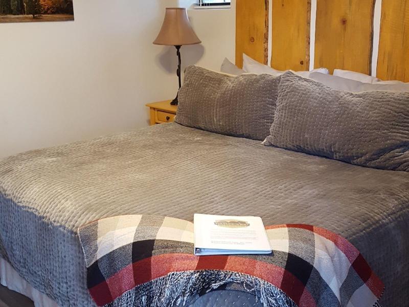 Nature'S Inn Bed And Breakfast image