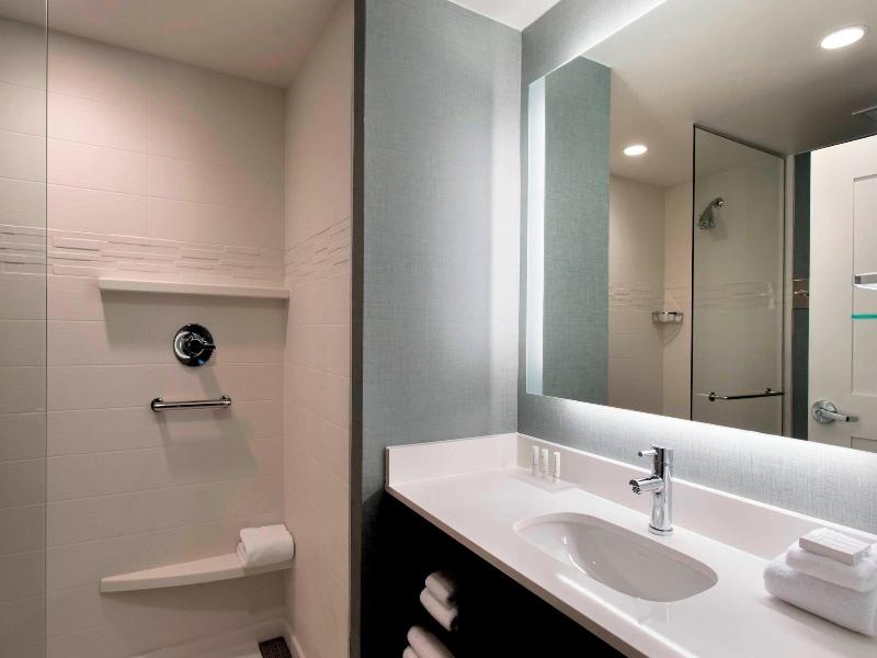Residence Inn By Marriott New York Long Island Eas image