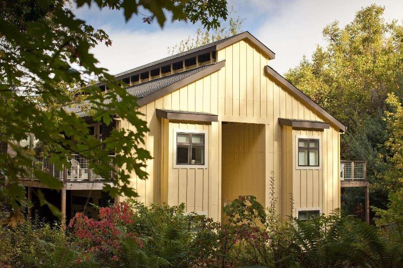 Farmhouse Inn image
