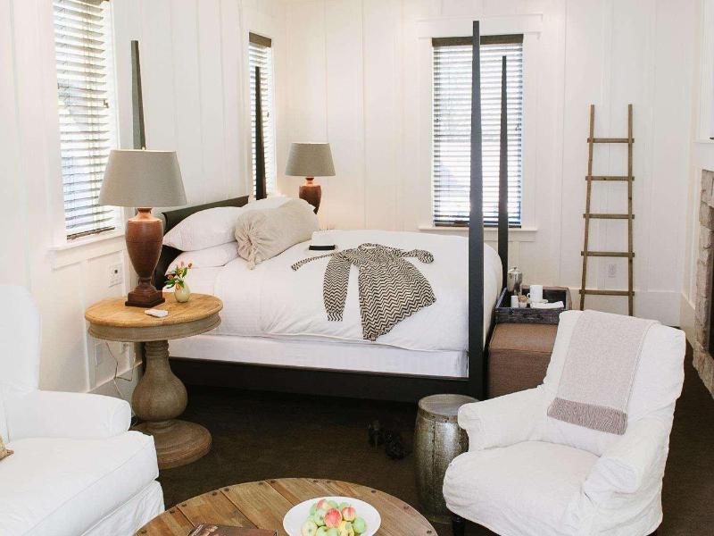 Farmhouse Inn image
