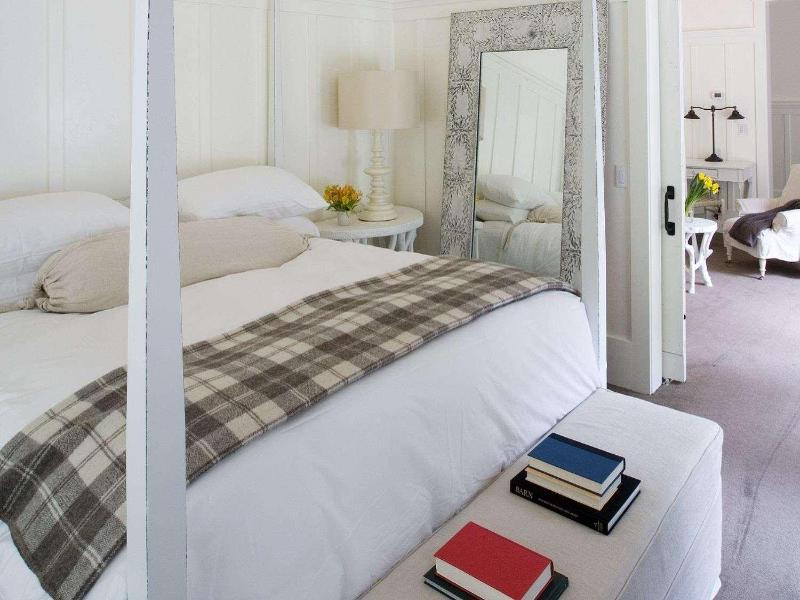 Farmhouse Inn image