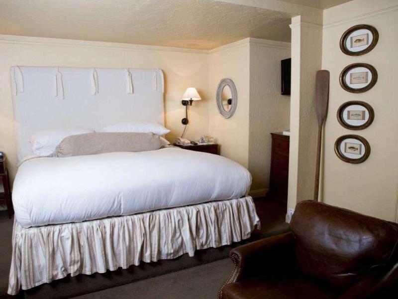 Farmhouse Inn image