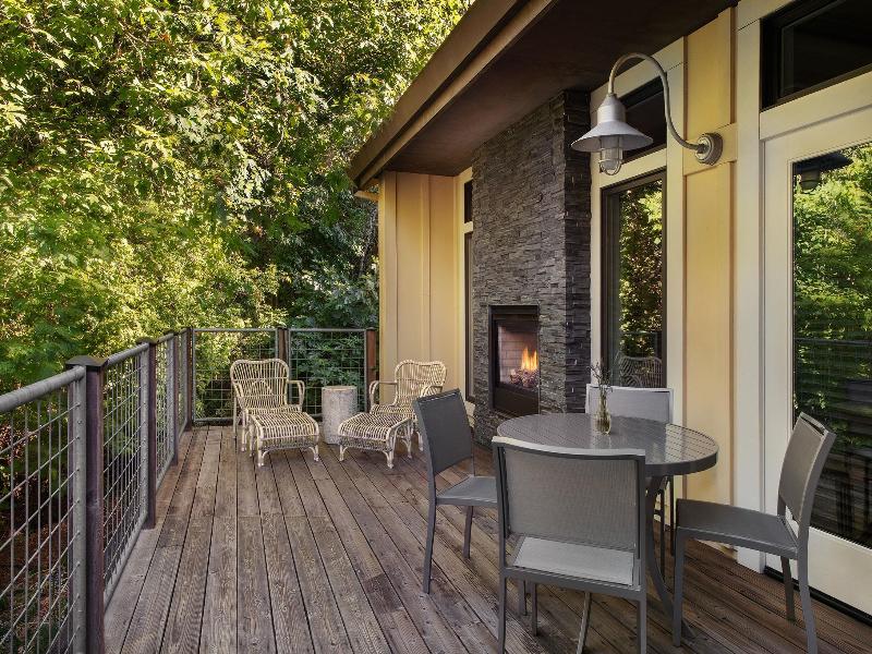 Farmhouse Inn image