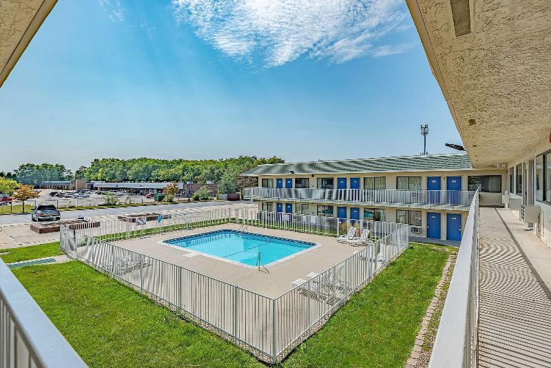 Motel 6 Kansas City, MO - Airport image
