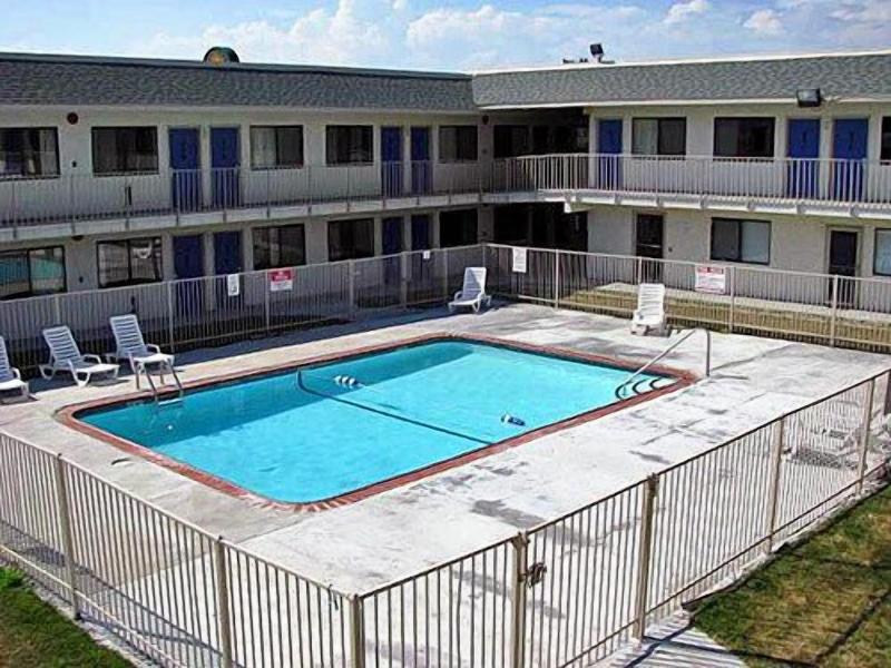Motel 6 Kansas City, MO - Airport image
