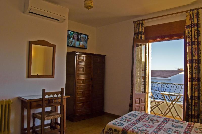 Hostal Las Perdices image