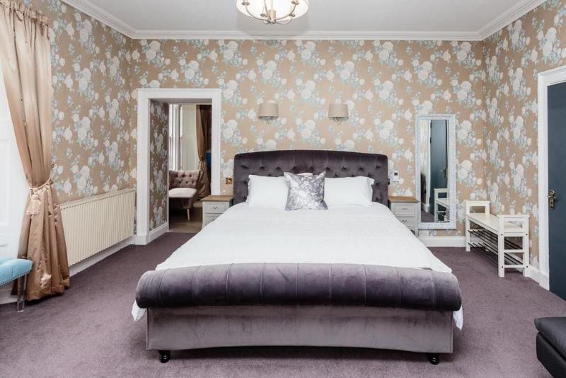 Lunan House Hotel image