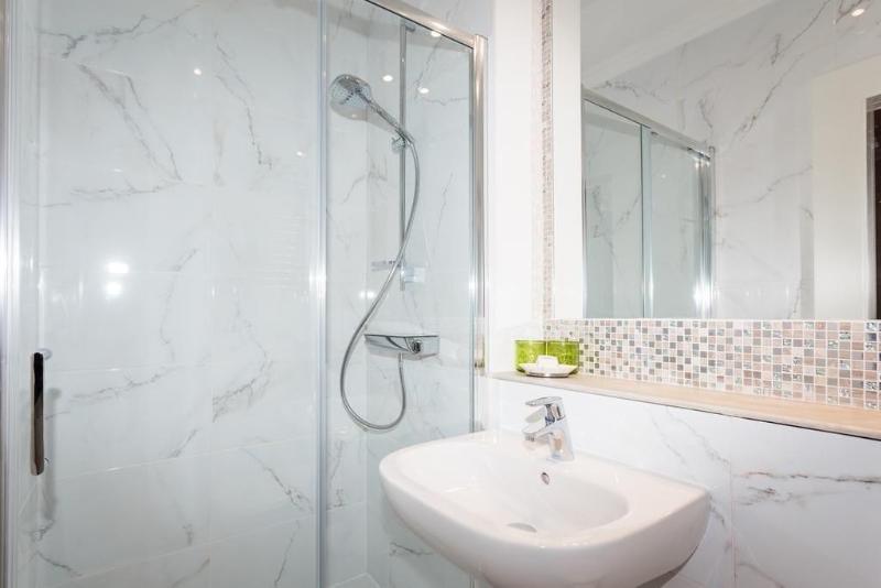 Lunan House Hotel image