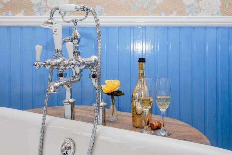 Lunan House Hotel image
