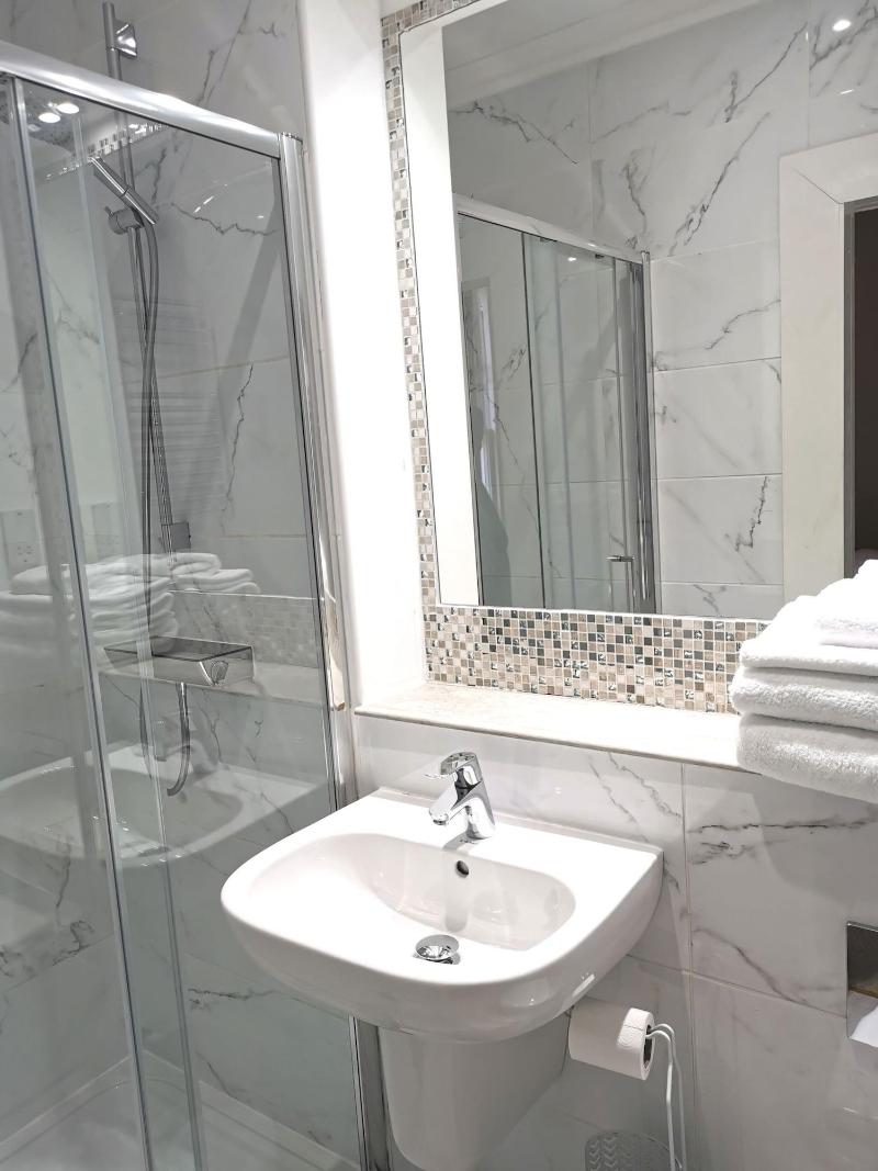 Lunan House Hotel image