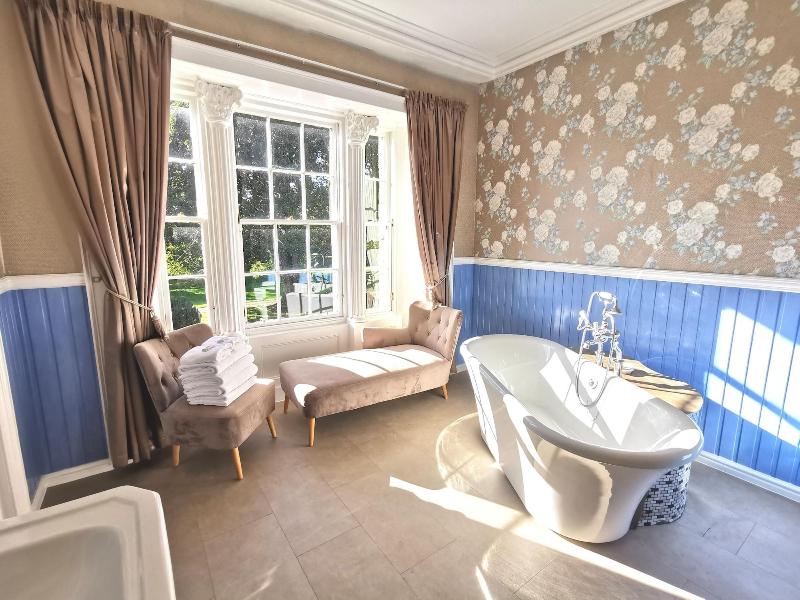 Lunan House Hotel image