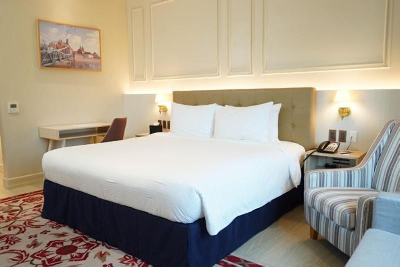 The Monarch Hotel image