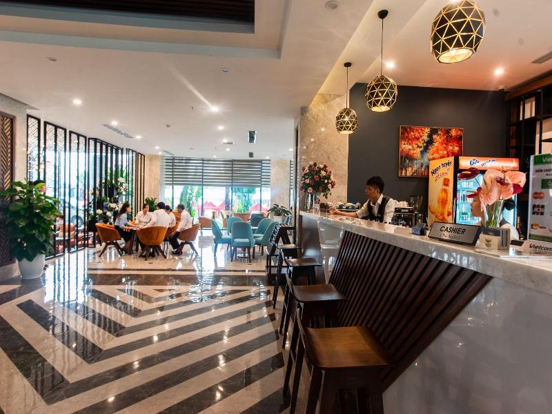 Eagle Hotel image