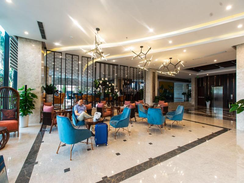 Eagle Hotel image