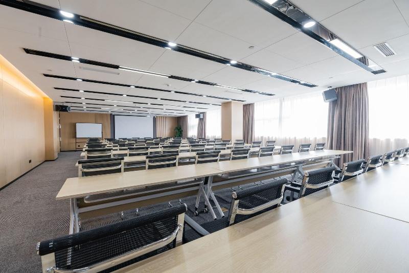 Atour Hotel Nanshan Science Park Keyuan Road Shenz image