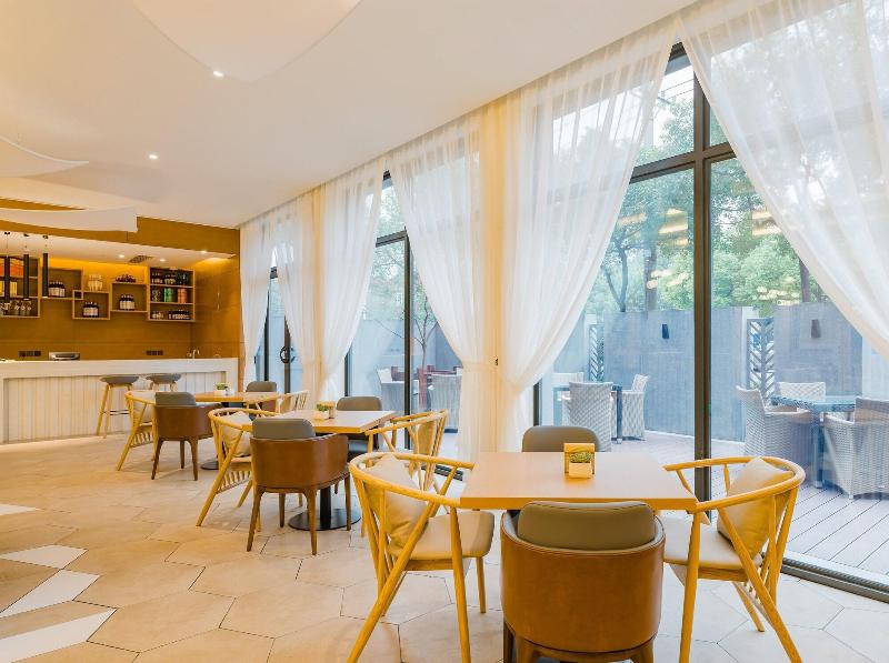 Atour Hotel Nanshan Science Park Keyuan Road Shenz image