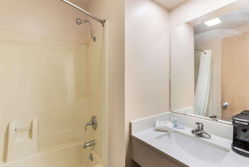 Quality Inn Pulaski image