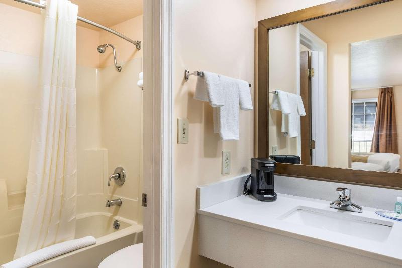 Quality Inn Pulaski image