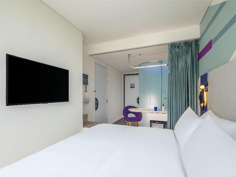 Tru by Hilton Nam Dinh City Centre image