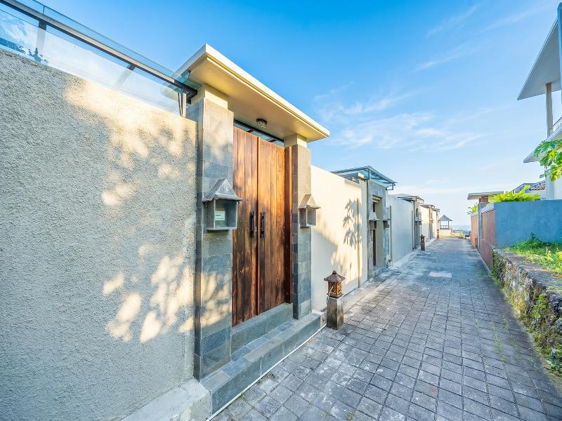 The Ocean Views Luxury Villas & Apartment by ZUZU image