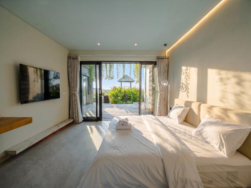 The Ocean Views Luxury Villas & Apartment by ZUZU image