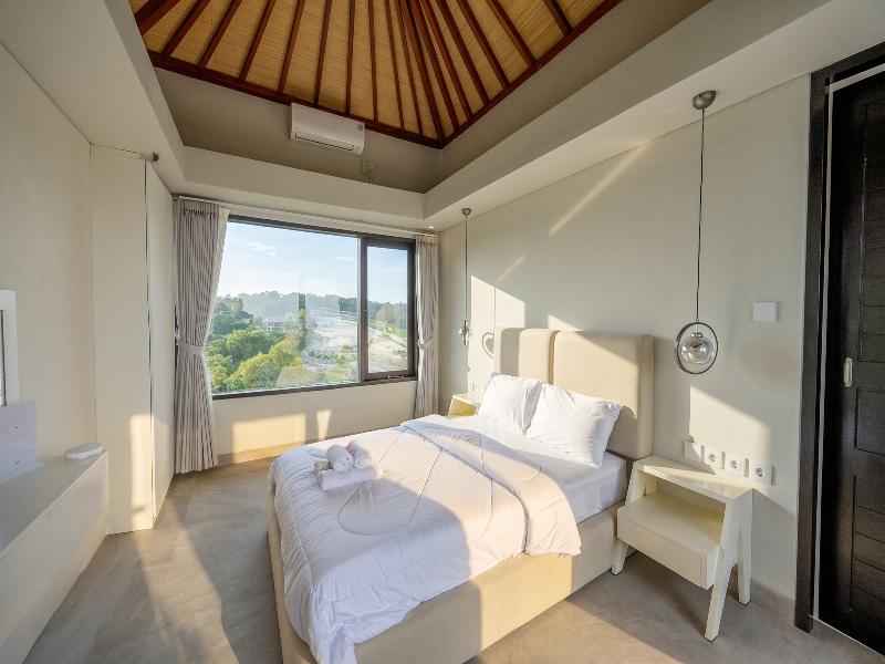 The Ocean Views Luxury Villas & Apartment by ZUZU image