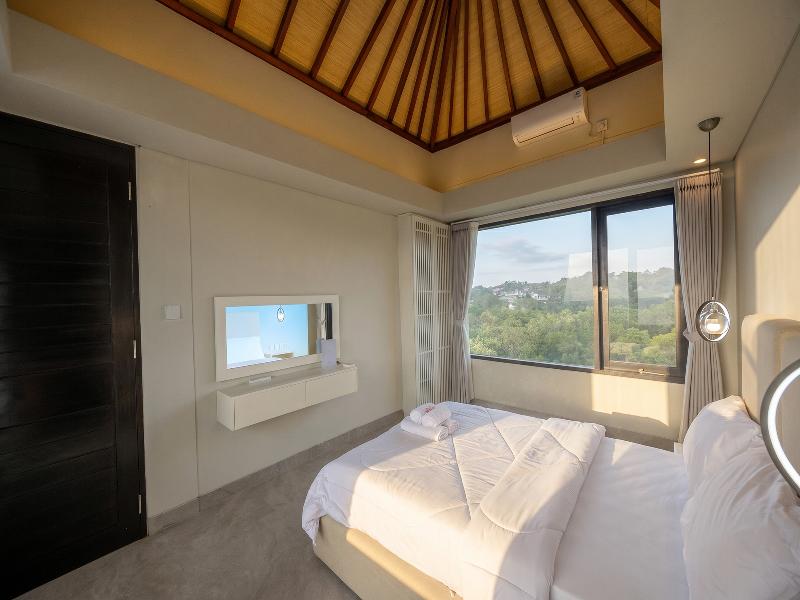 The Ocean Views Luxury Villas & Apartment by ZUZU image