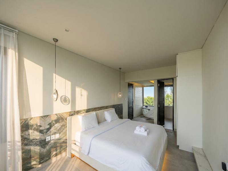 The Ocean Views Luxury Villas & Apartment by ZUZU image