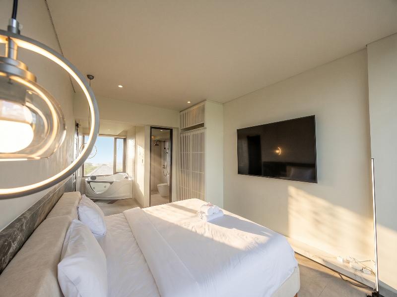 The Ocean Views Luxury Villas & Apartment by ZUZU image