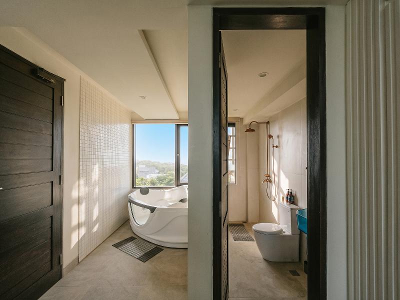 The Ocean Views Luxury Villas & Apartment by ZUZU image