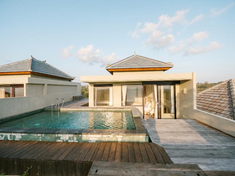 The Ocean Views Luxury Villas & Apartment by ZUZU image