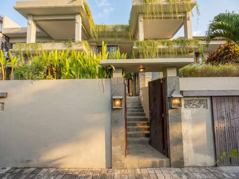 The Ocean Views Luxury Villas & Apartment by ZUZU image