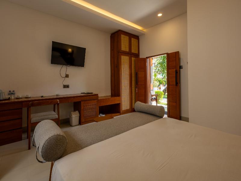 Hotel Sinar Bali Legian by ZUZU image