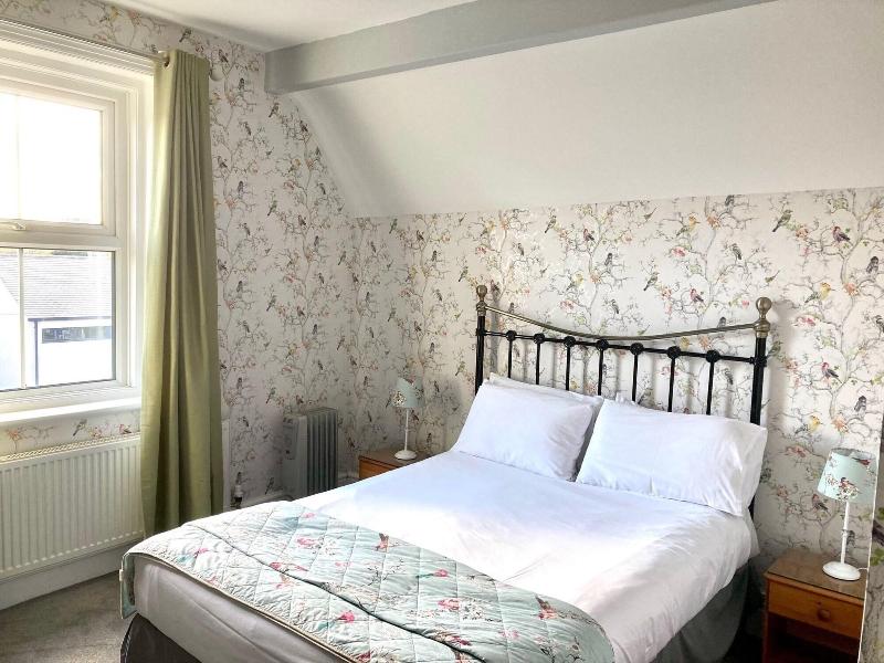 St George's Hotel image