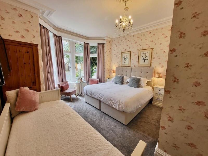 St George's Hotel image