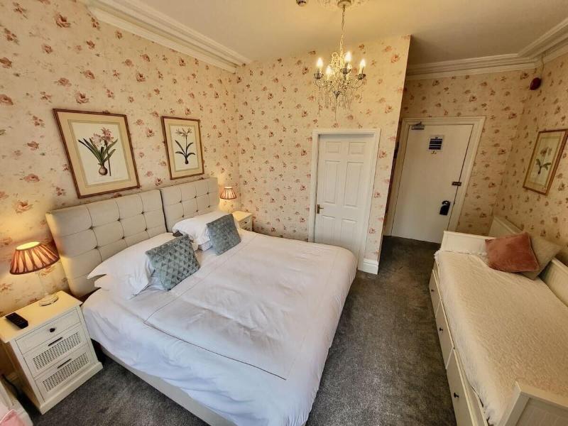 St George's Hotel image