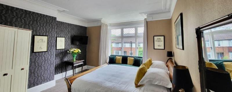 St George's Hotel image